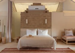 לילה לזוג באוהל על בסיס חצי פנסיון באמצ"ש